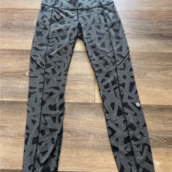 lululemon athletica Other - lululemon athletica Black & White Geometric Print Leggings
